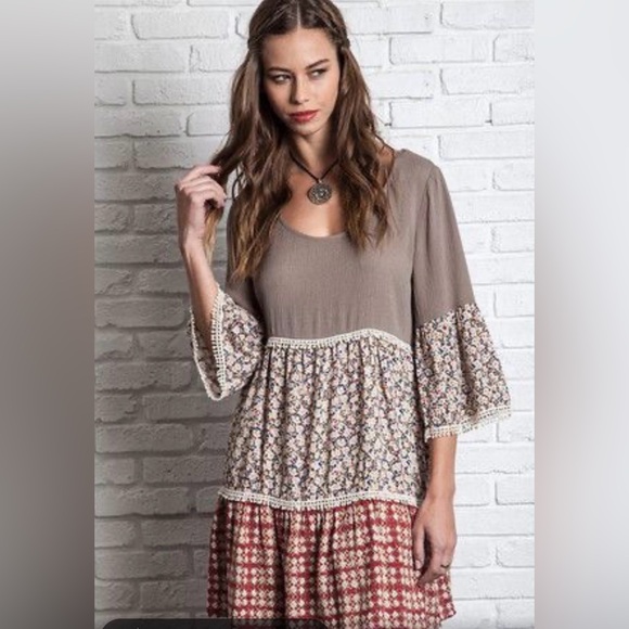 Umgee Tops - Umgee Boho Western Tiered Flowy Floral Printed bell sleeve mini dress size small